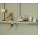 MAILEG BILI EGEREKNEK, FEHÉR