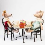 MAILEG KARFÁS FEKETE SZÉK EGEREKNEK