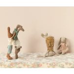 MAILEG NYUSZI VIRÁGOS RUHÁBAN, 2-ES MÉRET