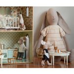 MAILEG SZOBALÁNY, PINCÉRNŐ EGÉRKE