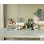 MAILEG NAGY TESTVÉR EGÉRFIÚ GYUFÁSDOBOZBAN, MÁGNESES MANCSOKKAL